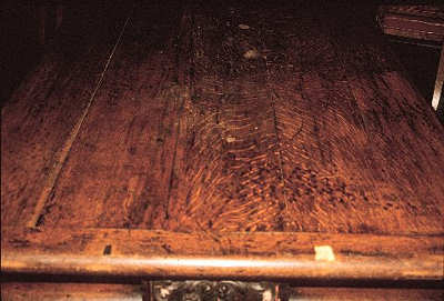 Drake presented the benchers of the Middle Temple with the Golden Hind's fore-hatch, which is now a tabletop